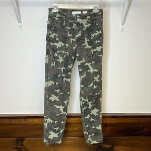 By Anthropologie The Wanderer Camo Cargo‎ Pants- 26